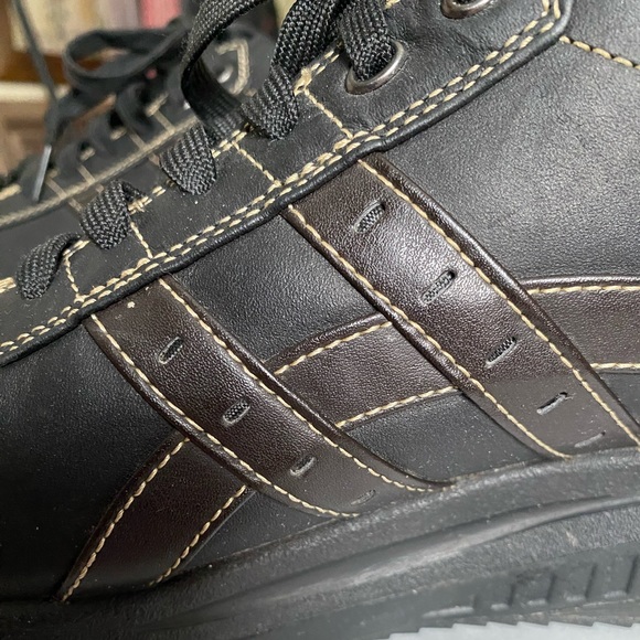 EUC Men's Skechers Shape Ups Lace Up Soft Leather Black Shoes Si… - Picture 3 of 14